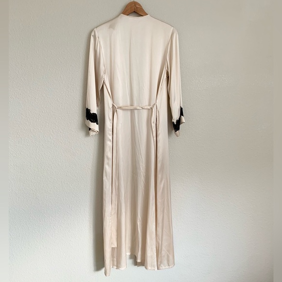 100% Silk Robe - Picture 8 of 15